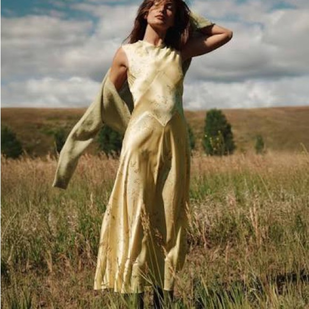 ISO Doen Adelana dress